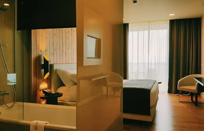 אתר נופש Pedras Do Mar & Fenais da Luz