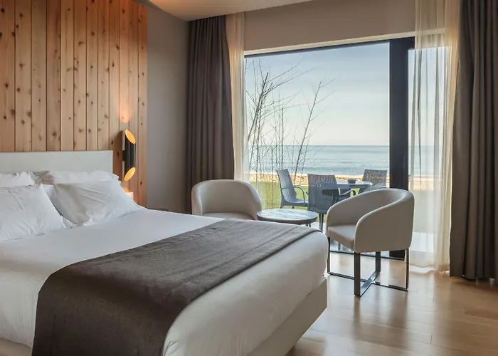 Pedras Do Mar & Fenais da Luz