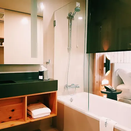 Pedras Do Mar & Fenais da Luz